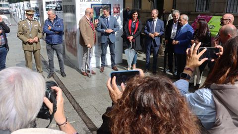 La muestra estará hasta el 10 de octubre y ofrece un repaso por la historia de La Voz, que cumple 140 años