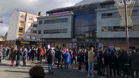 En la concentración por el 25N en O Barco de Valdeorras participaron los escolares