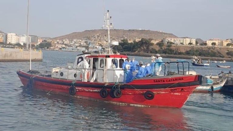 Los catorce españoles a bordo del crucero afectado por hantavirus llegarán a Canarias el sábado y desembarcarán el lunes