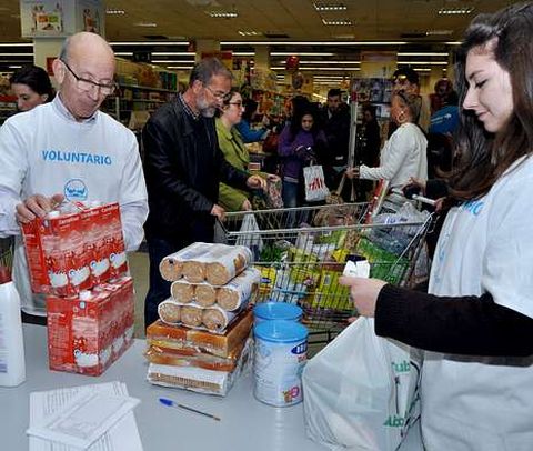 Ms de 600 voluntarios trabajaron el viernes y el sbado en cien supermercados.
