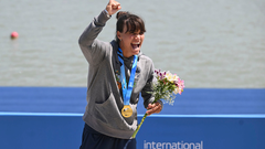 La asturiana Sara Ouzande se colg� el oro este domingo en la final del K1 200 de la Copa del Mundo de pirag�ismo esprint de Szeged (Hungr�a), con lo que suma su segundo metal en esta competici�n despu�s de la plata que consigui� ayer, s�bado, en el K4 5000.