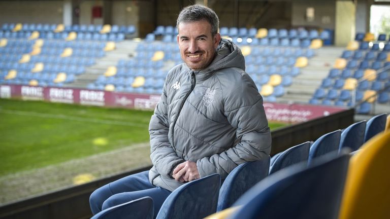 Rubén Domínguez, entrenador del Pontevedra: «Ojalá el resto de la temporada sea tan divertida como hasta ahora»