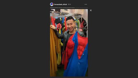 Uno de los compañeros de Alonso en la tienda de disfraces