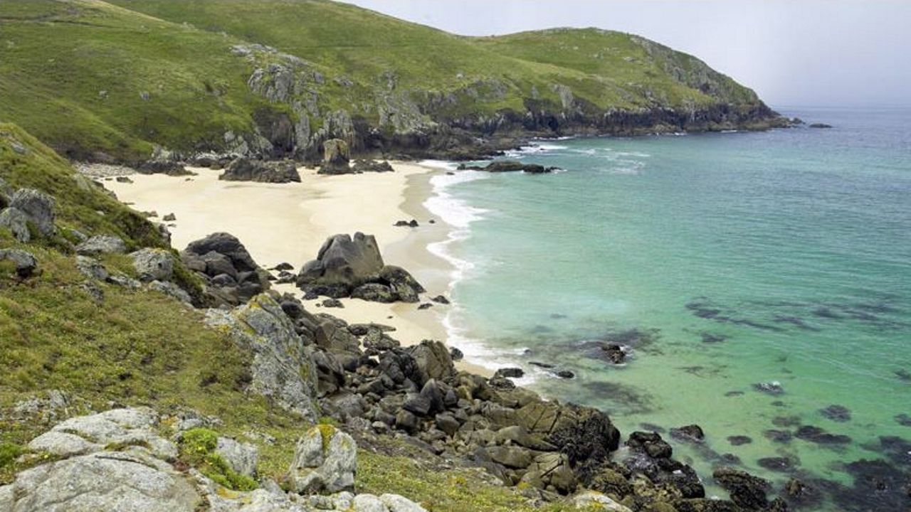 As ser la playa fluvial de Lugo.Playa de Lumeb, en Ferrol, elegida por The Times como una de las mejores del pas