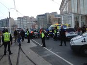 Traslad� de la agente herida a una ambulancia