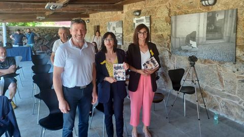 Antonio Puga, Caroliña Castiñeiras y Guadalupe Prado en la presentación de libro «El sarcoma día a día»