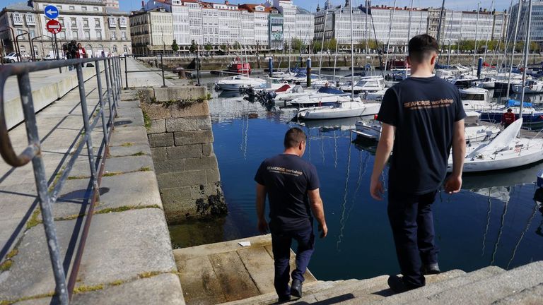 La muerte de un hombre reabre el debate sobre la seguridad en la dársena de A Coruña