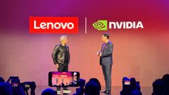 Jensen Huang, fundador de Nvidia, y Yuanqing Yang, presidente de Lenovo, en el evento Tech World 23.