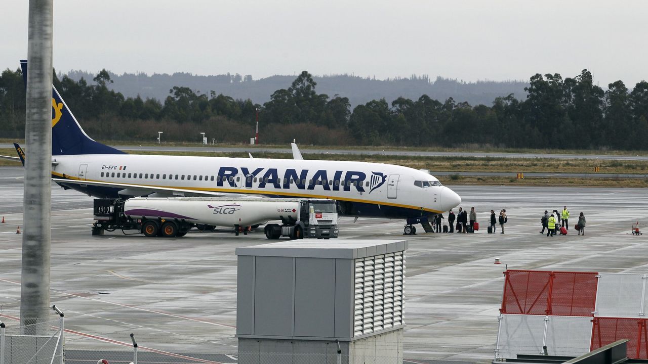 Ryanair Y Vueling Movieron En Junio Y Julio 18 000 Viajeros Menos Que