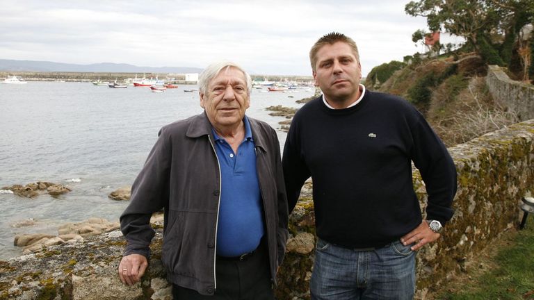 Santiago Insua, hace unos años, con Juan Insua, su padre