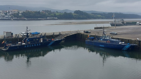 As&iacute; es la base mar&iacute;tima en el puerto de Ribadeo.