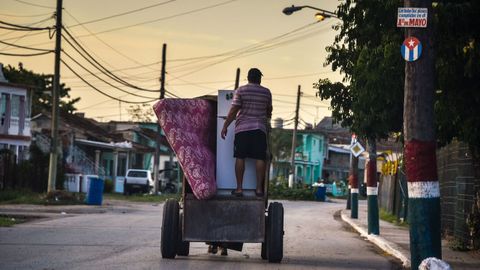 Cuba se protege en espera de Irma