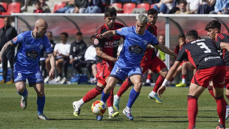El Ourense CF apela a su resiliencia para alzar el vuelo en Lezama