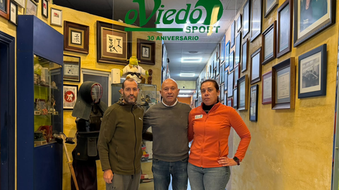De izquierda a derecha: �lex Gonz�lez, Viti Valle y Marta Barrio. Los tres son responsables de que Oviedo Sport mantenga sus puertas abiertas
