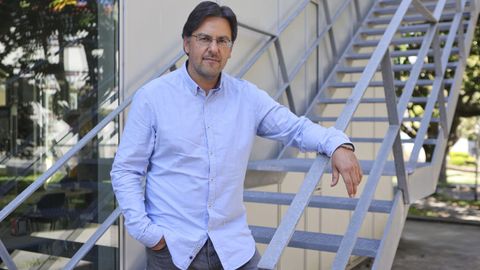 David Fernández Abella, arqueólogo y experto en patrimonio subacuático, impartió una charla en el campus de Ferrol.