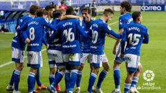 Los jugadores del Oviedo celebran el 1-0 al Logro��s