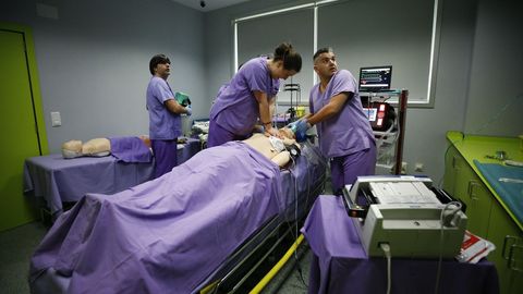  Curso de la Sociedad de Emergencias y la Organización de Trasplantes en A Coruña, un programa formativo que utiliza maniquíes de simulación médica avanzada