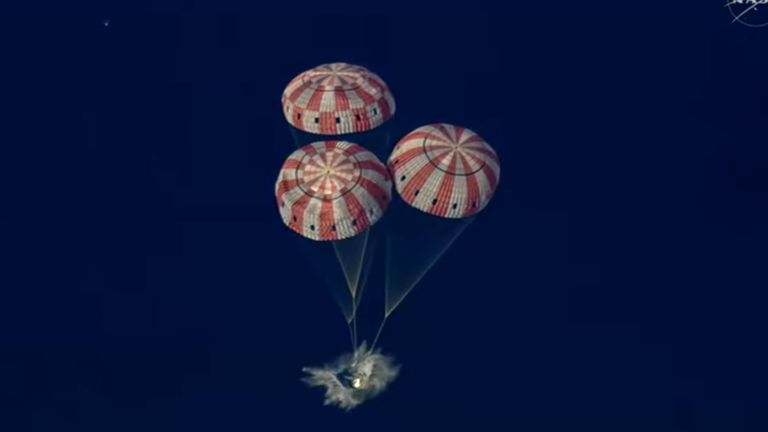 Los cuatro astronautas de la misión Artemis 2 ya están en la Tierra: el éxito del amerizaje certifica el regreso a la Luna