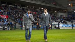 Juan Ram�n Gonz�lez 'Torla' y Michu, el d�a en el que el exfutbolista hizo el saque de honor en la 12/13