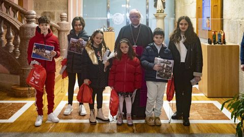 El obispo de Ourense, con los premiados