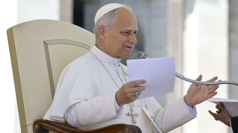 El papa León XIV se reúne durante casi tres horas con víctimas de abusos por parte del clero