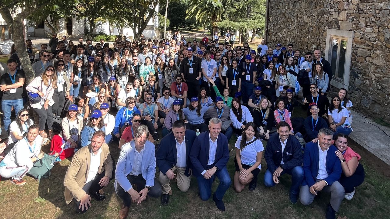 Avin de Air Europa realiza un aterrizaje de emergencia en Brasil tras fuertes turbulencias.Acto final de las ayudas BEME de la Xunta del 2023