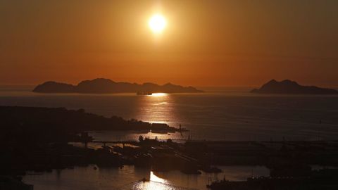 Puesta de sol sobre las islas Ces, en una imagen de archivo