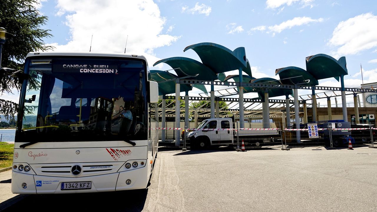 Roban los relojes de la recién estrenada estación de autobuses de Cangas