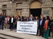 Los abogados se concentraron durante diez minutos