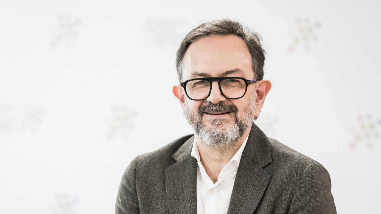 Martín Lázaro, oncólogo: «Combinando terapias dirigidas podemos intentar que los fármacos contra el cáncer sean más efectivos»