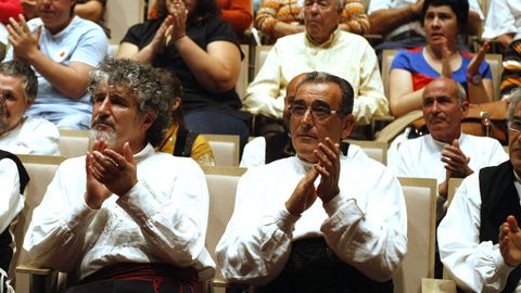 Cabaleiro, con gafas, junto a Delio Domínguez