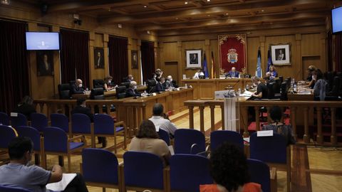 Foto de archivo de un pleno en la Diputación de Ourense.