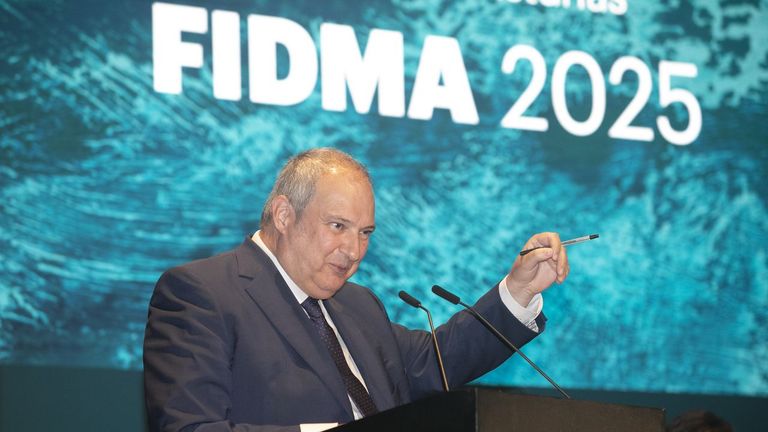 El ministro de Industria y Turismo, Jordi Hereu, interviene durante la inauguración de la Feria de Muestras de Gijón