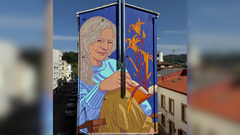 Mural de Lidia Cao en Camio da Silva, en Cedeira