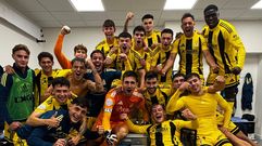 Los jugadores del Vetusta celebran el triunfo ante el Deportivo Fabril