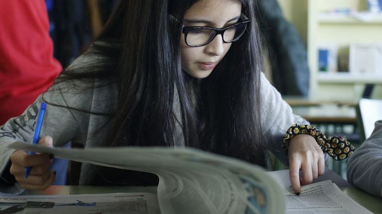 En el sistema de dos profesores en el aula también puede aprovecharse el uso de la noticia