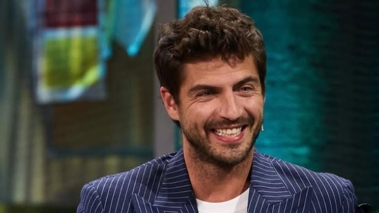 Maxi Iglesias se confiesa en «La revuelta» sobre sexo y guarda silencio sobre Aitana Sánchez-Gijón
