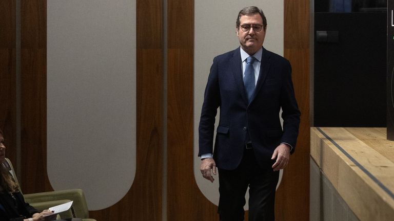 Los empresarios plantan a Díaz: rechazan incluir a los trabajadores en los consejos de administración