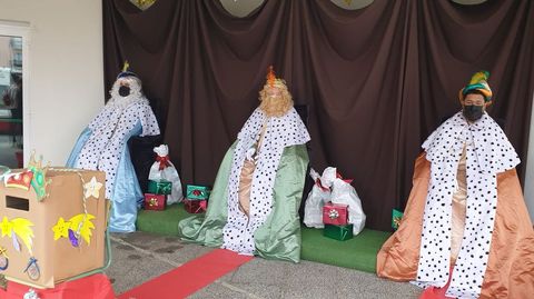 Visita de los Reyes Magos organizada por el ANPA del CEIP Frei Luis de Granada de Sarria