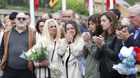 Minuto de silencio en el camping O Muíño de Oia en memoria de Vanessa Serén