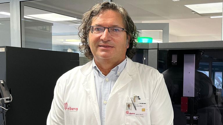César Soto, hematólogo: «La sangre artificial no se usará antes de 10 o 25 años»