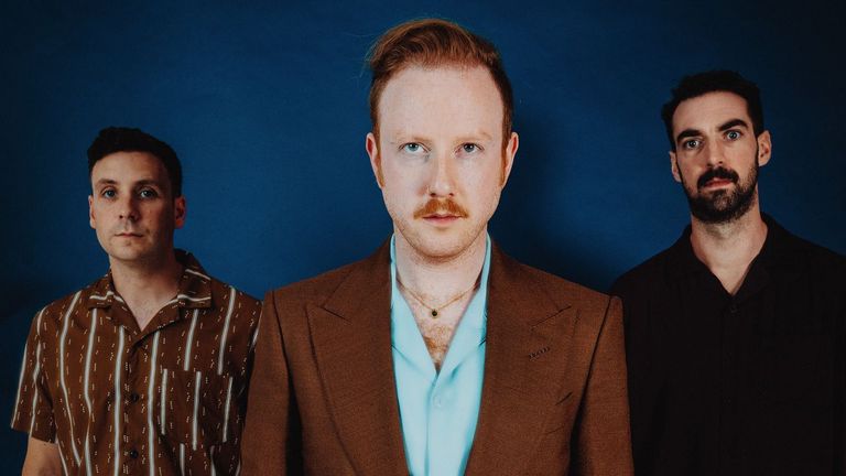 Kevin Baird, bajista de Two Door Cinema Club: «Hoy, nuestra ambición tiene más que ver con la felicidad que con el éxito»