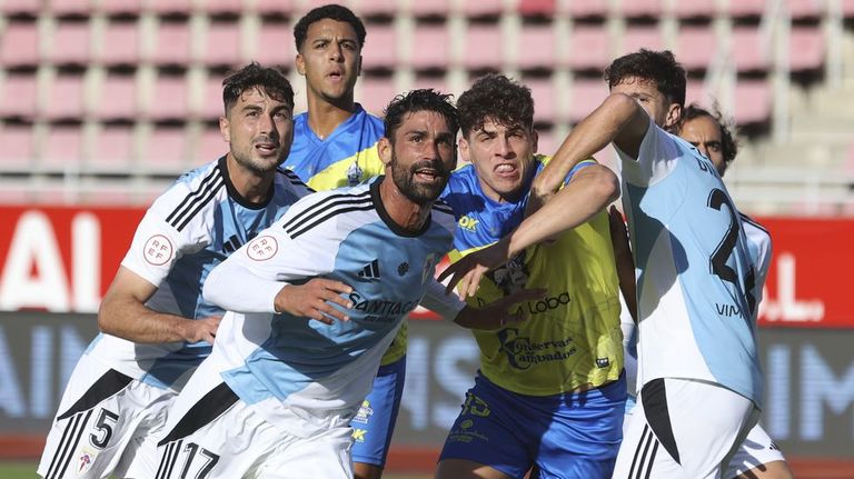 Secho Martínez, entrenador del Compostela: «Tenemos la misma idea, energía, determinación y enfoque»