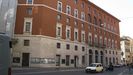 El histórico edificio situado en el número 4 de la calle Botteghe Oscure de Roma.