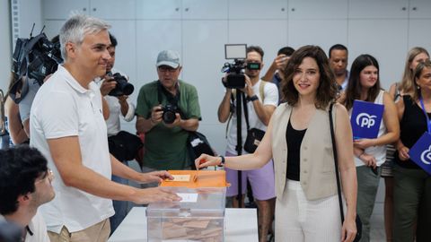 Díaz Ayuso vota en Madrid