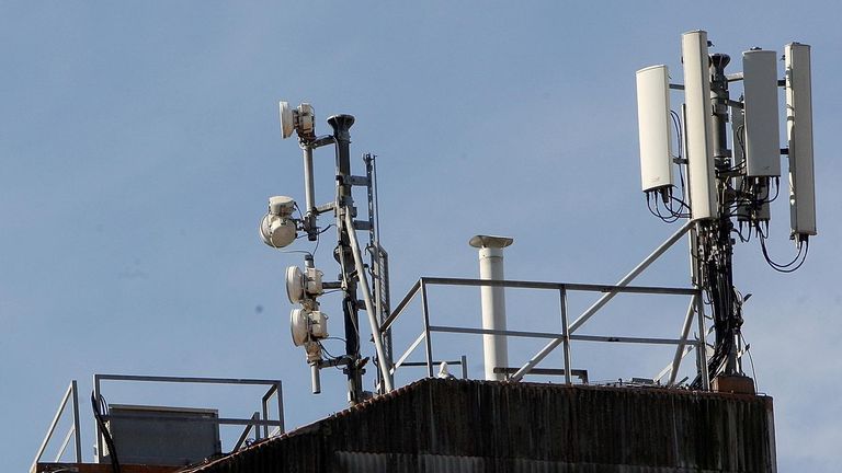 Imagen de archivo de una antena de telefonía