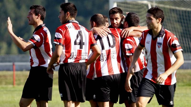 Operarios municipales retiraron la pancarta ante la presencia de agentes del orden