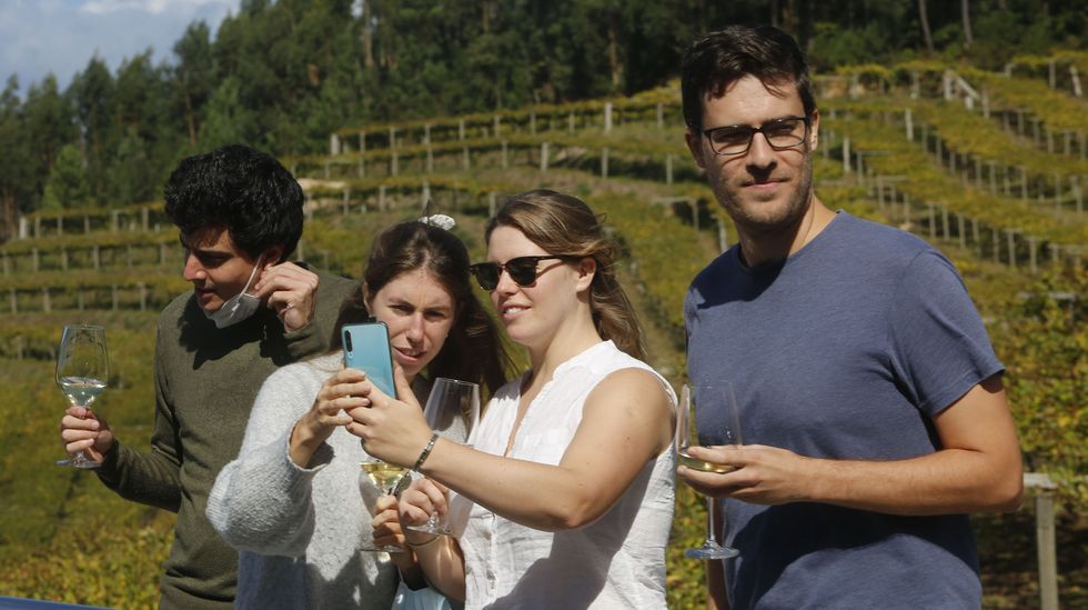 La oferta turstica incluye visitas a bodegas como esta en Mar de Frades