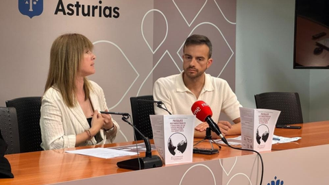 La profesora de la Universidad de Oviedo Irene D�az Mart�nez y el director general de Agenda 2030, Juan Ponte
