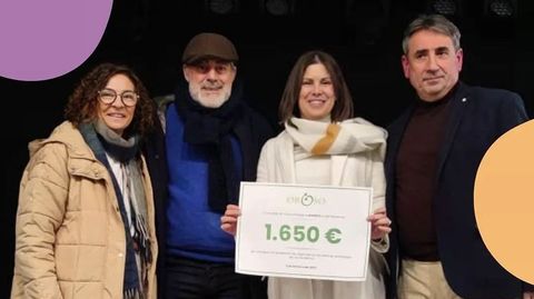 La Asociación de Ayuda a Niños Oncológicos de Galicia (Asanog) recibió un cheque de 1.650 euros recaudados con el primer espectáculo del ciclo HumOroso, que destinarán a llevar a cabo sus proyectos con familias de menores con cáncer. La siguiente función será el viernes y correrá a cargo de Federico Pérez y Marcos Pereiro.